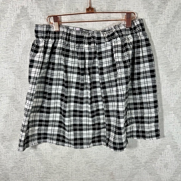 Clueless paramount 2017 Merch Dionne black and white skirt size L - Picture 8 of 9